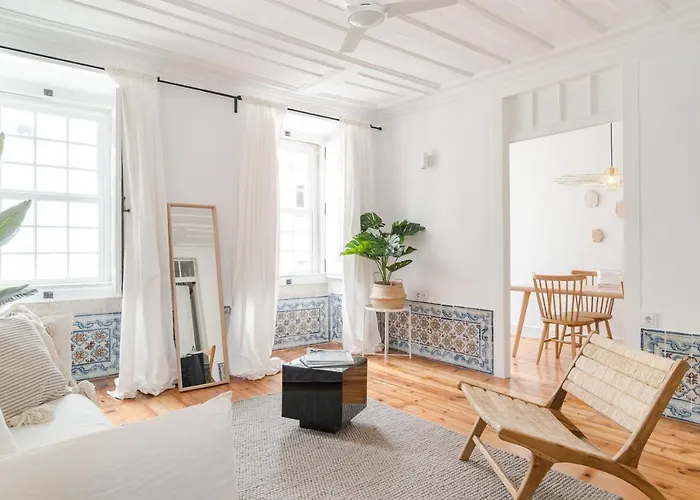 Casa Boma - Typical And Spacious - Lapa Ii דירה ליסבון
