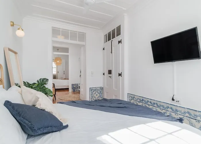 Casa Boma - Typical And Spacious - Lapa Ii דירה ליסבון