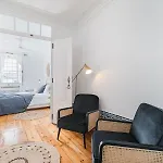 Casa Boma - Typical And Spacious - Lapa Ii Lisboa