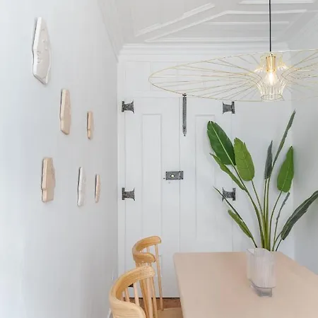 Casa Boma - Typical And Spacious - Lapa Ii Lisbon