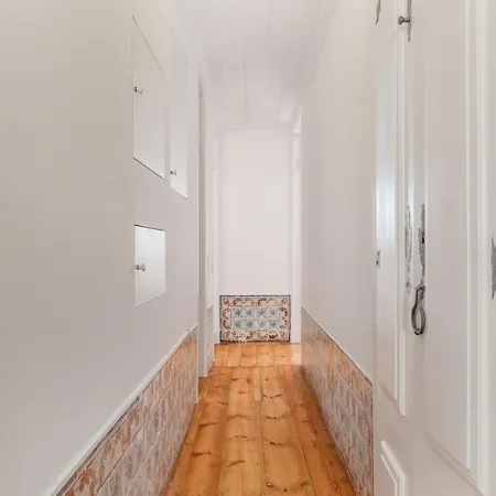 Apartment Casa Boma - Typical And Spacious - Lapa Ii Lisbon