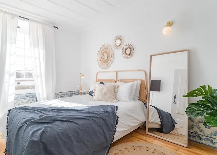 Casa Boma - Typical And Spacious - Lapa Ii Lisboa